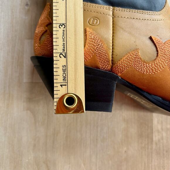 DINGO WOMEN'S STATEMENT LEATHER FLAME DETAIL WESTERN BOOTS SNIP TOE SIZE 9.5 NWT - Picture 10 of 11